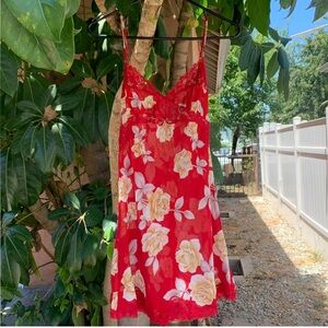 Victoria’s Secret Floral Lace Red négligée Slip lingerie Chemise Medium